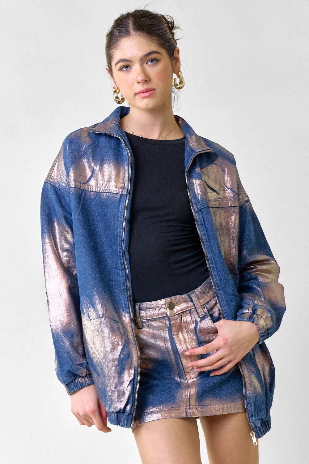 METALIC DENIM MINI SKIRT: DENIM