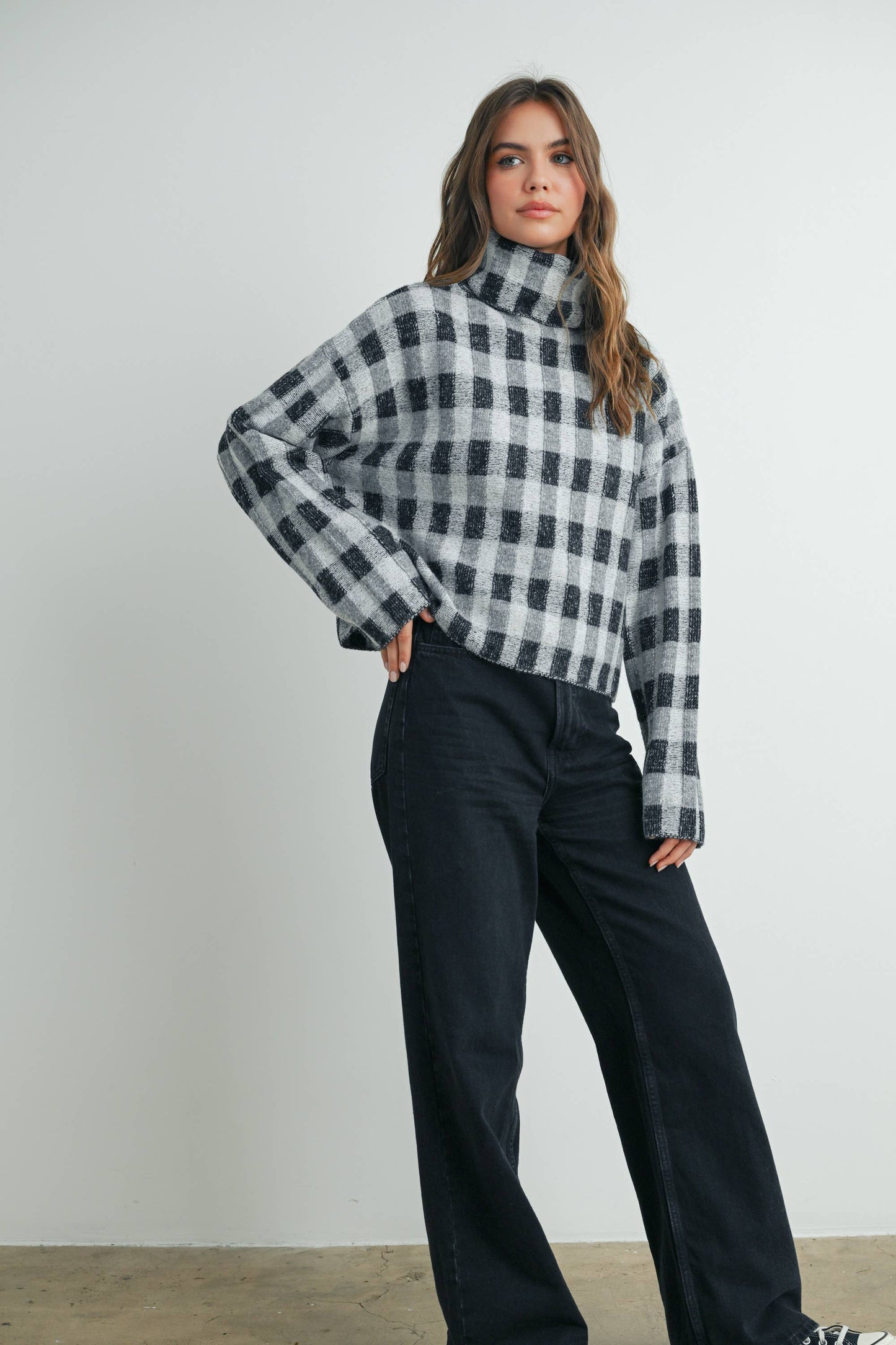 CHECK TURTLENECK SWEATER