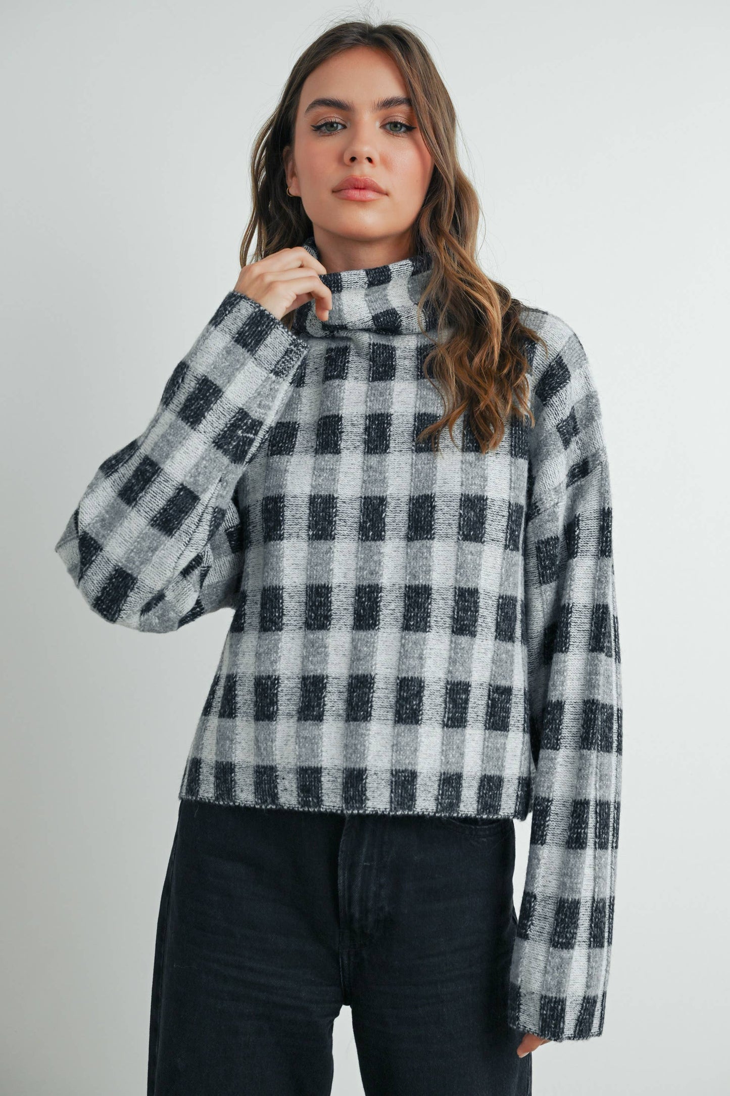 CHECK TURTLENECK SWEATER